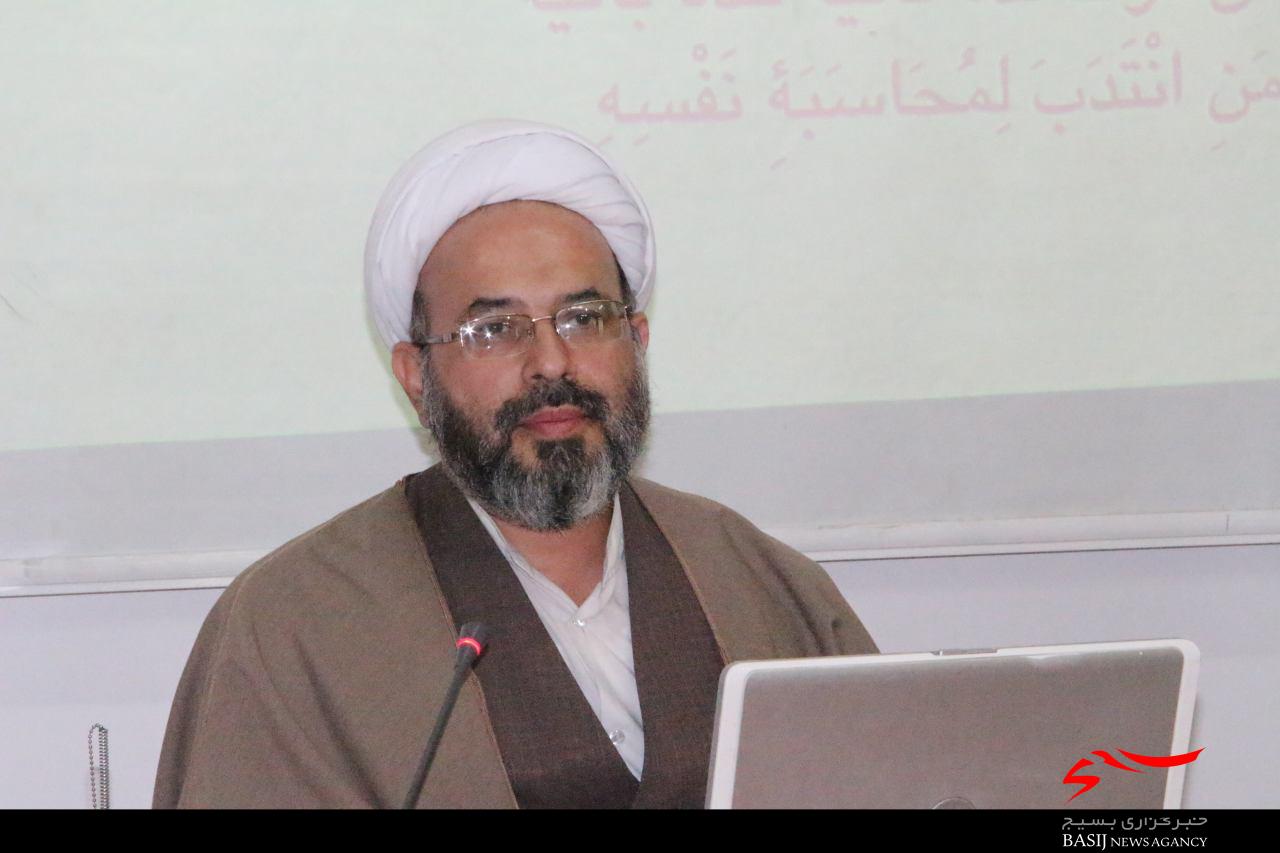 جلسه دوم نشست علمی «راهبرد تربیت اخلاقی در قرآن کریم» برگزار شد.