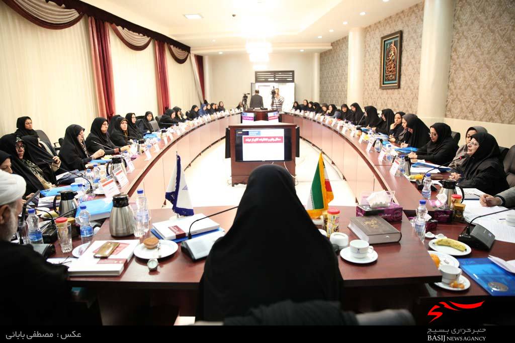 برگزاری سومین گردهمایی شورای زنان فرهیخته دانشگاه آزاد اسلامی در قزوین
