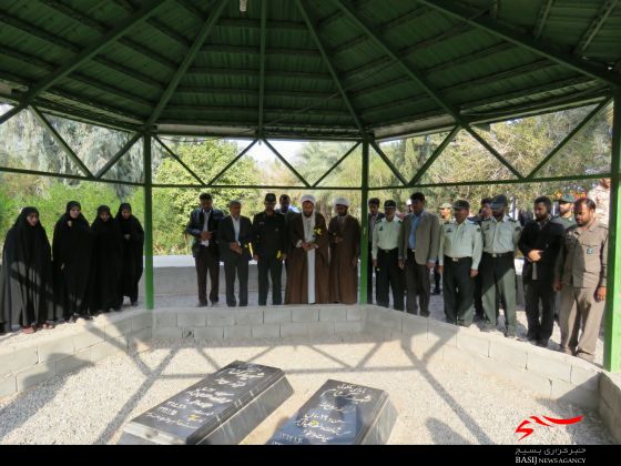 عطرافشانی مزار شهدای ریگان به مناسبت هفته بسیج /تصاویر