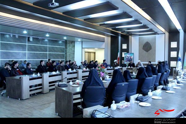 درک حقایق و واقعیات انقلاب برای عده ای ناممکن است