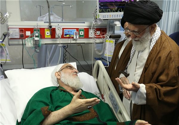 امام خامنه ای از آیت الله هاشمی شاهرودی عیادت کردند