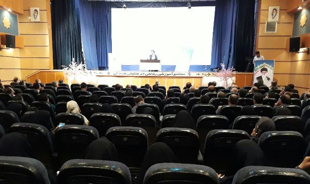 سلسله جلسات سبک زندگی ایرانی ـ اسلامی در همدان برگزار شد