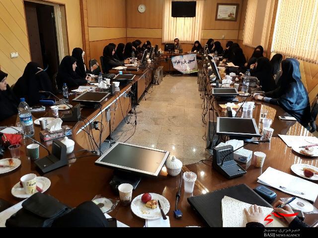 «کمیسیون زنان و خانواده» در همدان برگزار شد