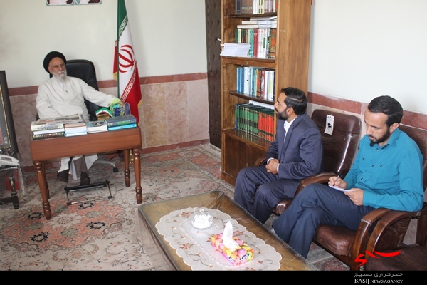 دیدارکارکنان روابط عمومی سپاه ثارالله بانماینده ولی فقیه دراستان
