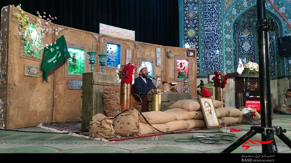 یادواره شهید «حججی» و 62 شهید خیابان زاویه قم برگزار شد یادواره شهید «حججی» و 62 شهید خیابان زاویه قم برگزار شد