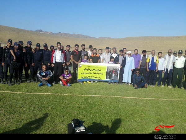 دو همگانی و کوهپیمایی مسئولین همراه با ورزشکاران در منوجان برگزارشد