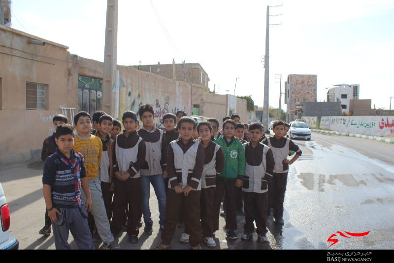 دیدار دانش آموزان بسیجی واحد‌های امام زمان (عج) و ارشاد شهر رودیان با  خانواده شهید حسینی