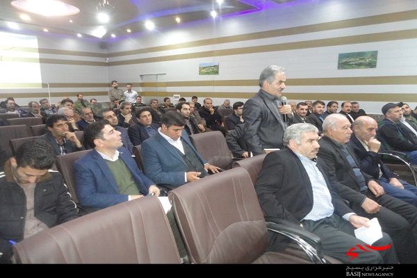 اقتصادمقاومتی راه برون رفت از مشکلات است