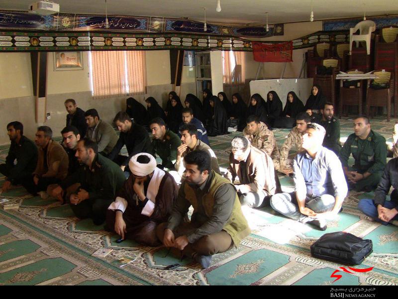 مراسم یادبود جانباختگان زلزله زدگان کرمانشاه درناحیه مقاومت چگنی برگزار شد+ تصاویر