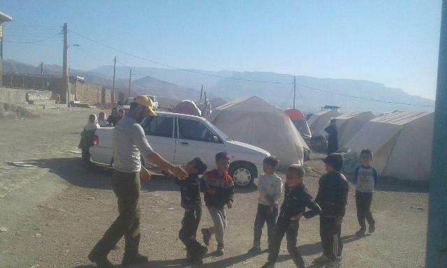 دومین گروه جهادی پردیس به مناطق زلزله زده کرمانشاه اعزام شد/گزارش تصویری