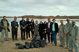 پاکسازی تالاب بهشت معصومه قم توسط ورزشکاران گلف پاکسازی تالاب بهشت معصومه قم توسط ورزشکاران گلف