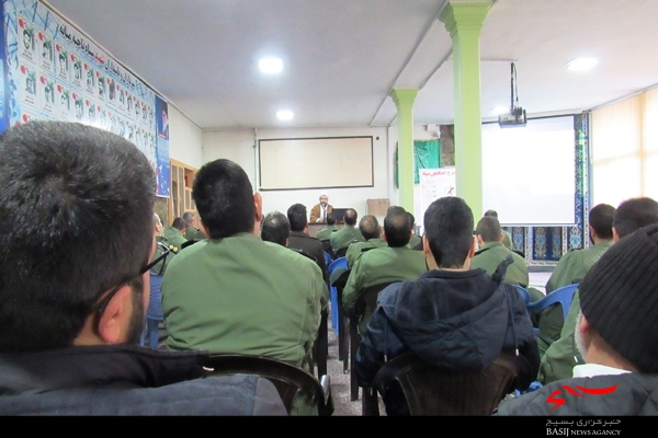 ماندگاری عاشورا نتیجه روشنگری های جضرت زینب(س) بود ماندگاری عاشورا نتیجه روشنگری های جضرت زینب(س) بود
