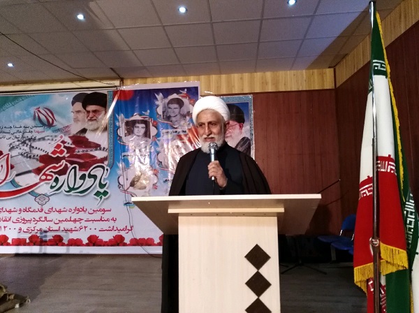 حرکت در مسیر شهدا موجب شکست توطئههای استکبار جهانی میشود حرکت در مسیر شهدا موجب شکست توطئههای استکبار جهانی میشود