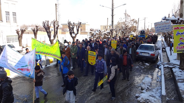 راهپیمایی تماشایی ‌مردم شهرستان شازند در جشن ۴۰ سالگی انقلاب