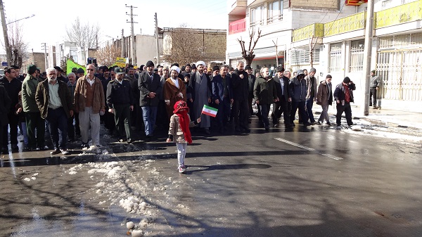 راهپیمایی تماشایی ‌مردم شهرستان شازند در جشن ۴۰ سالگی انقلاب