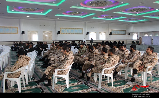 انس با قرآن کریم باید دغدغه هر پاسدار باشد
