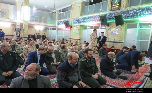 حضور فراگیران دوره ی جبرانی رزم مقدماتی در نماز جمعه