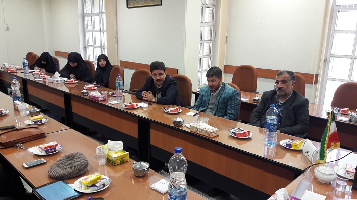 کرسی نقد نظریه لیبرال دموکراسی