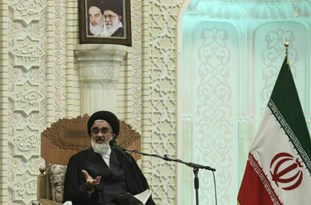 عربستان سعودی اشداء علی المسلمین و رحما بین صهیونیستها شده است عربستان سعودی اشداء علی المسلمین و رحما بین صهیونیستها شده است