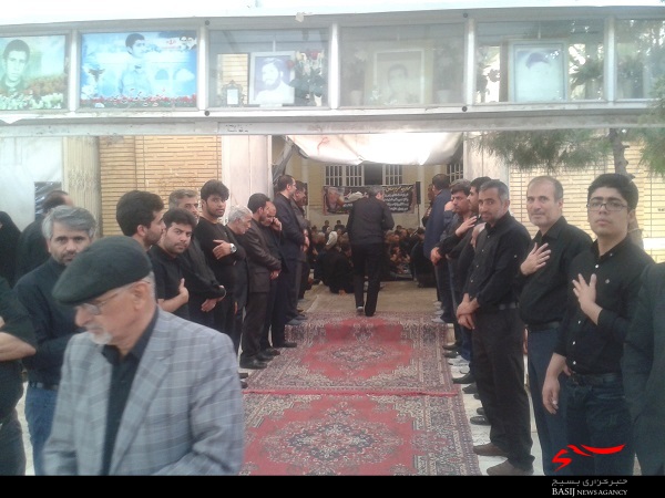 مراسم بزرگداشت پدر شهید «حسن صادق خانی» در قم برگزار شد مراسم بزرگداشت پدر شهید «حسن صادق خانی» در قم برگزار شد