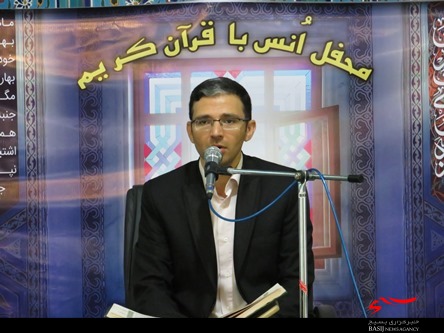 برگزاری محفل انس با قرآن کریم در سپاه امام حسن مجتبی (ع) البرز برگزاری محفل انس با قرآن کریم در سپاه امام حسن مجتبی (ع) البرز
