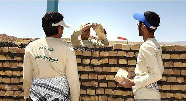 مشارکت گروه جهادی شهید «شمسی‌پور» ملایر در ساخت منازل زلزله‌زدگان ازگله