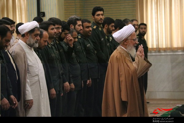 تصاویر/ حضور کارکنان ناحیه بسیج امام حسین(ع) در محضر آیت الله جوادی آملی
