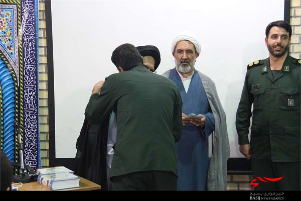تجلیل از برگزیدگان آزمون کتابخوانی ماه خدا و کلاس&zwnj;های نور مبین در ناحیه امام حسن مجتبی(ع)+تصاویر