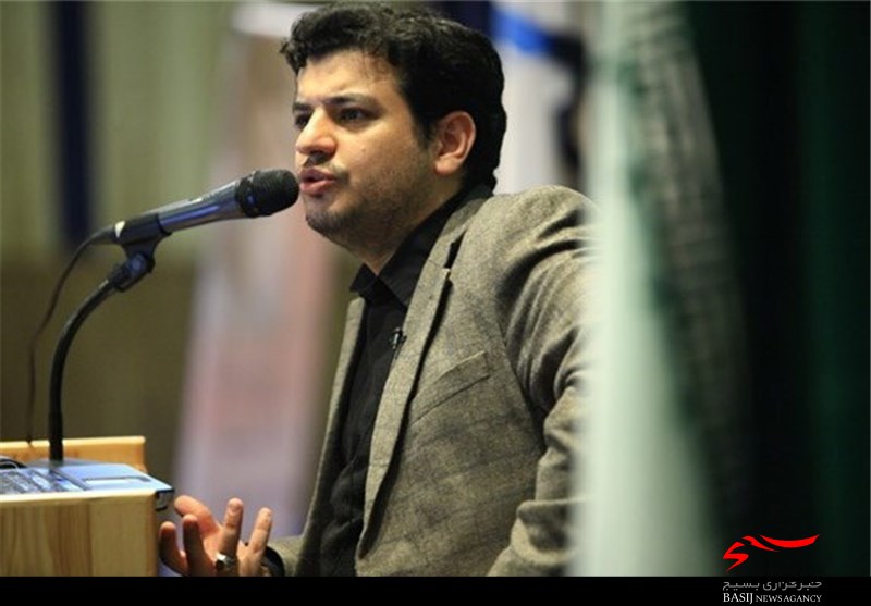 مراقب نفوذیها و منافقین که برای غارت سرمایههای ما آمدهاند باشید مراقب نفوذیها و منافقین که برای غارت سرمایههای ما آمدهاند باشید