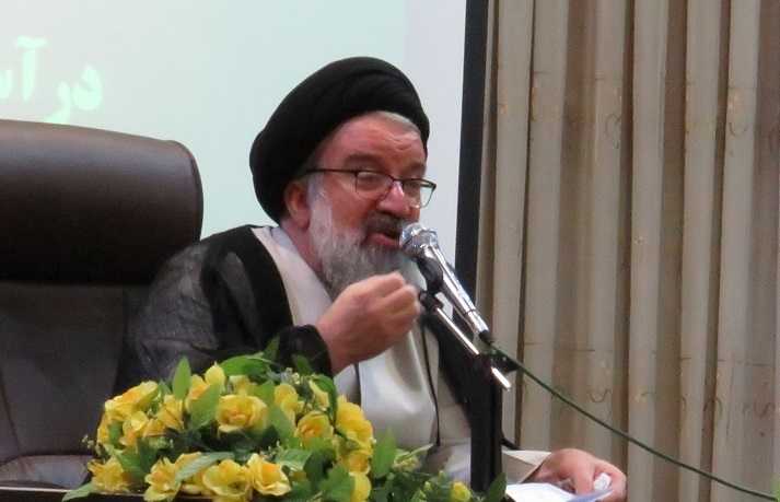 روحانیون در دهه محرم در عرصه شبهه‌زدایی دینی تلاش کنند/ نسبت دادن نقض حقوق بشر و ساخت بمب اتم به ایران یک طنز 40ساله است