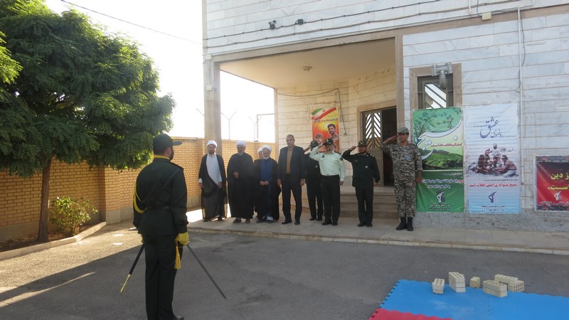 گزارش تصویری از صبحگاه مشترک نیروهای نظامی ، انتظامی و بسیجیان شهرستان زرندیه