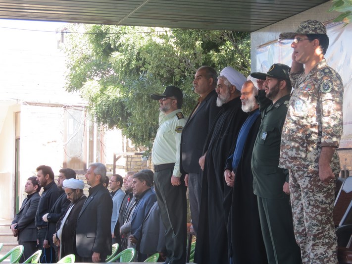 گزارش تصویری از صبحگاه مشترک نیروهای نظامی ، انتظامی و بسیجیان شهرستان زرندیه