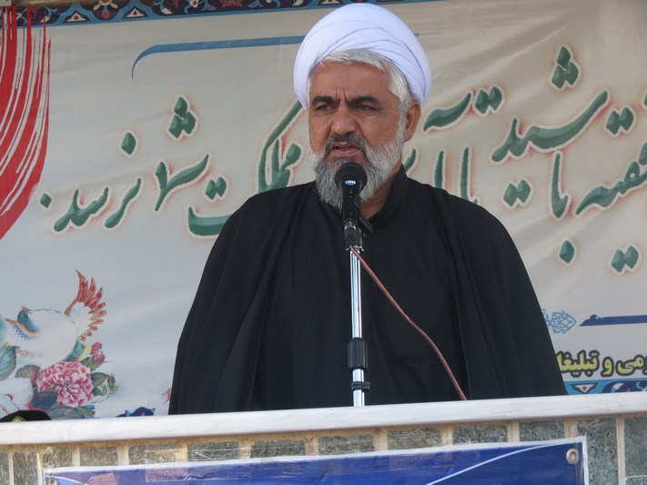 گزارش تصویری از صبحگاه مشترک نیروهای نظامی ، انتظامی و بسیجیان شهرستان زرندیه