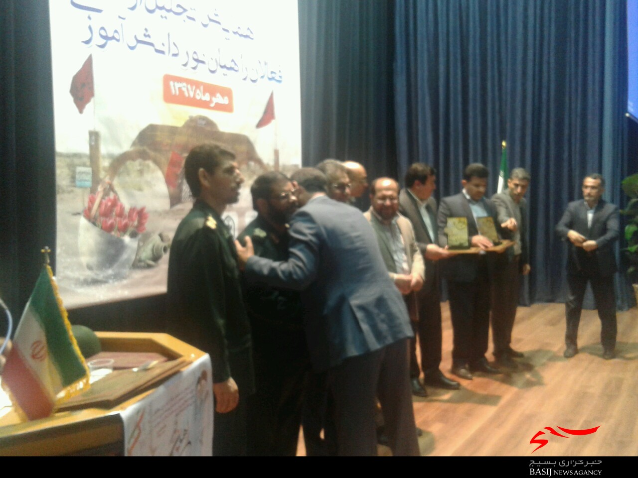 تجلیل از فعالان راهیان نور دانشآموزی گلستان تجلیل از فعالان راهیان نور دانشآموزی گلستان