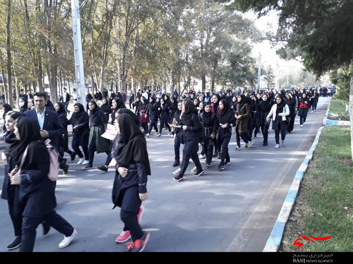 راهپیمایی روز ۱۳ آبان در پارس آباد مغان