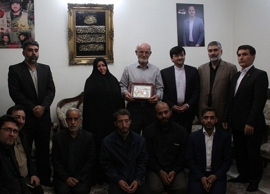 دیدار سردار یزدانی و سردار آذرنوش با خانواده شهید صفری
