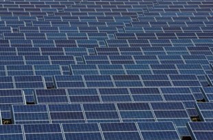 عملیات احداث نیروگاه خورشیدی ۱۰۰ کیلوواتی آغاز شد