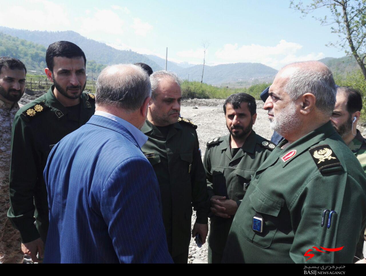 گزارش تصویری بازدید فرمانده سپاه قدس گیلان از مناطق سیل‌زده استان مازندران/1