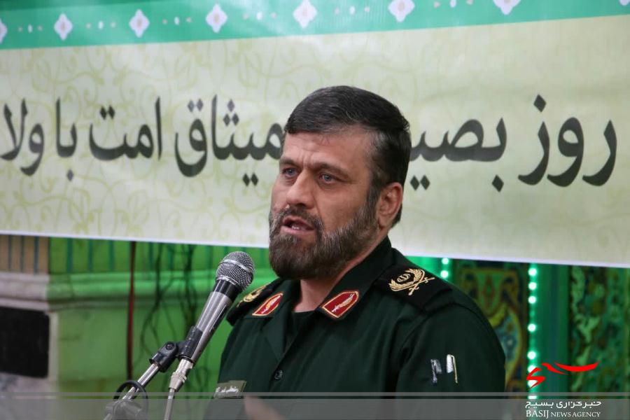 تنها راه نجات کشور وحدت و اطاعت از رهبری است