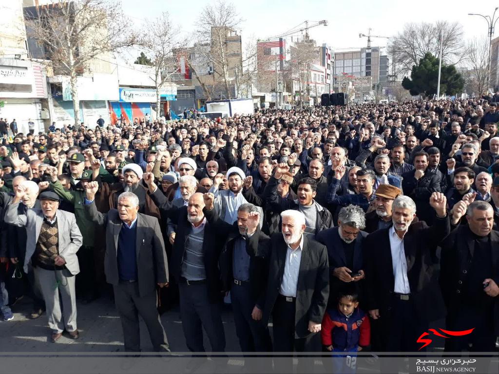 راهپیمایی باشکوه مردم شهرستان&zwnj; ساوجبلاغ علیه جنایات آمریکا&zwnj;