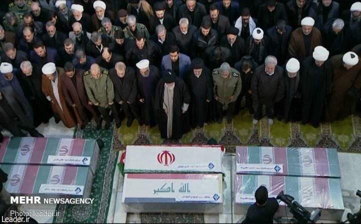 «خداوندا! جانشان را گرفتی درحالیکه غوطهور در خون خود بودند» «خداوندا! جانشان را گرفتی درحالیکه غوطهور در خون خود بودند»