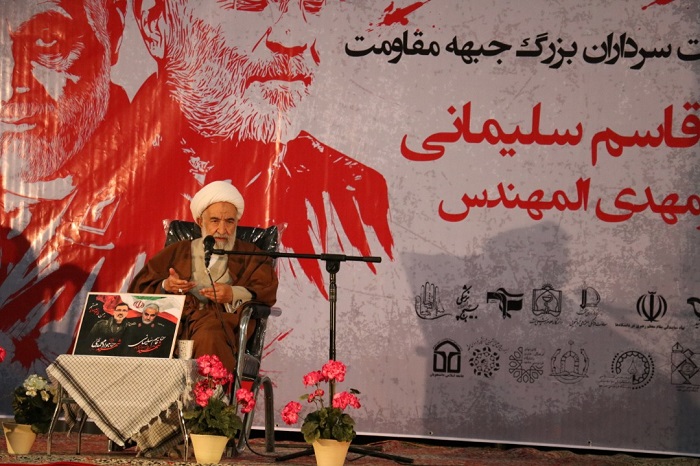 مهمترین عنصر یک انقلاب مردم هستند