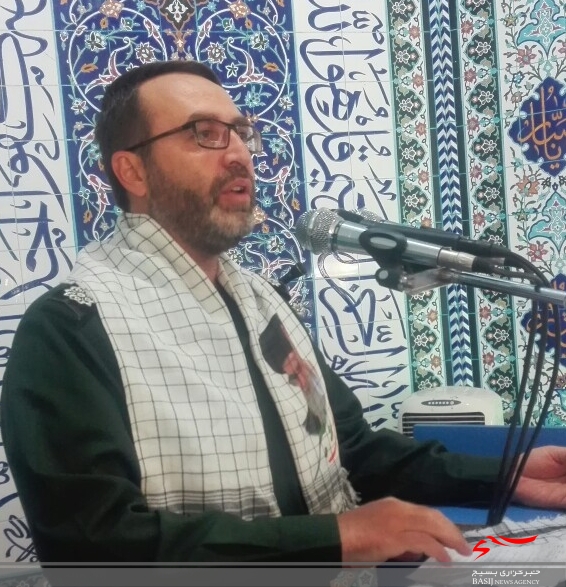 خون سردار شهید سلیمانی جریان ساز است و موجب اتحاد بیشتر ملی و منطقه ای شده است خون سردار شهید سلیمانی جریان ساز است و موجب اتحاد بیشتر ملی و منطقه ای شده است