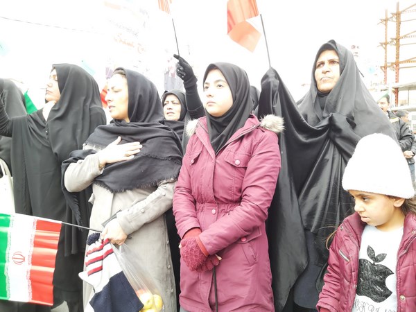 تجمع مردم ایلام در حمایت از اقدام کوبنده سپاه پاسدارن + تصاویر