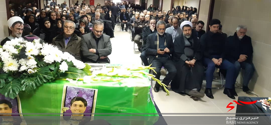 تشییع یک تن  از شهدای حادثه سقوط هواپیمای مسافربری در کرمان
