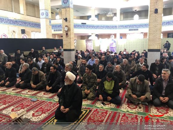 گزارش تصویری از برگزاری نماز جمعه / راهپیمایی / گلباران قبور شهدای گمنام در مسجد ولیعصر شهر مهاجران