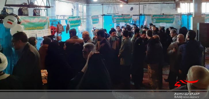 افتتاح نمایشگاه اقتصاد مقاومتی در مصلای شهر شازند