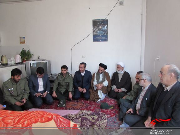 گزارش تصویری از دیدار با خانواده شهداوخانواده محرومین/گلباران مزار شهدا