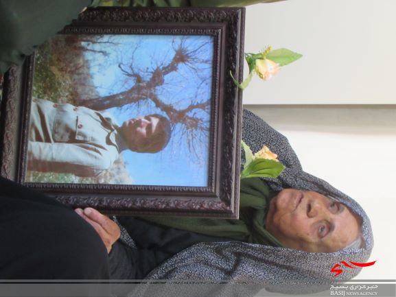 گلباران مزار شهدا/دیدار با خانواده شهدا و خانواده های محروم روستای سرسختی شهرستان شازند