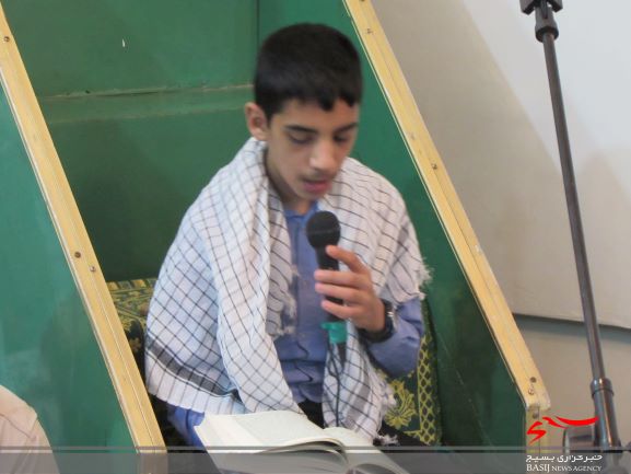 گزارش تصویری از گرامیداشت سالگرد پبروزی انقلاب اسلامی /دیدار با خانواده شهید در شهر آستانه گزارش تصویری از گرامیداشت سالگرد پبروزی انقلاب اسلامی /دیدار با خانواده شهید در شهر آستانه